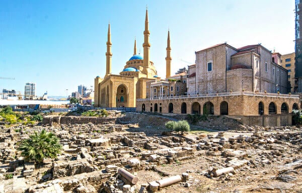 Ruínas e mesquita em Beirut