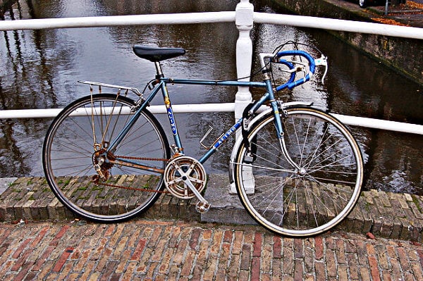 A bicycle near a canal in Rotterdamn