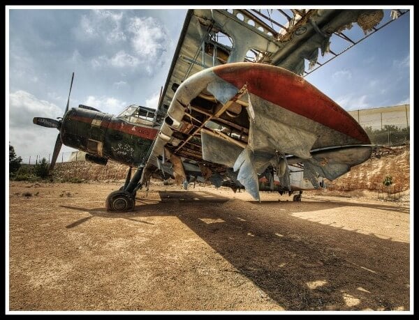 Avion Antonov abandonné
