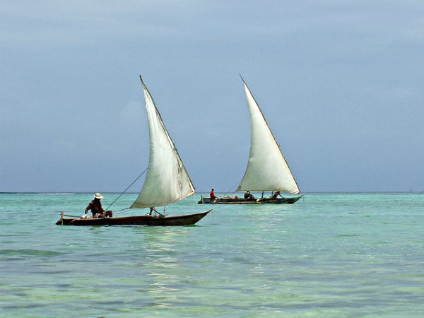 pescatori nella barca di zanzibar